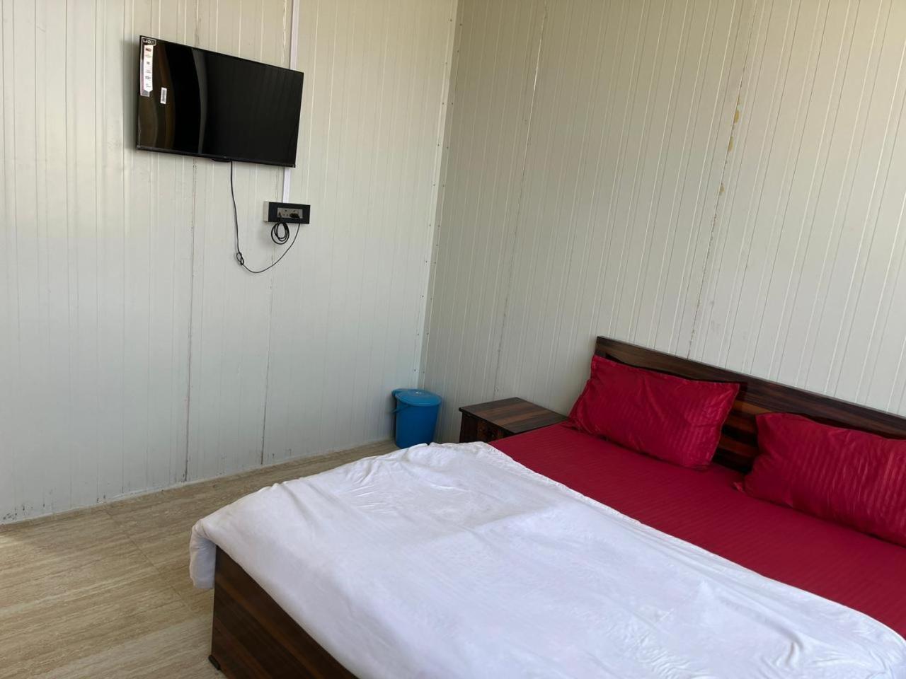 Krishna Fun Land Hotel Mathura Ngoại thất bức ảnh