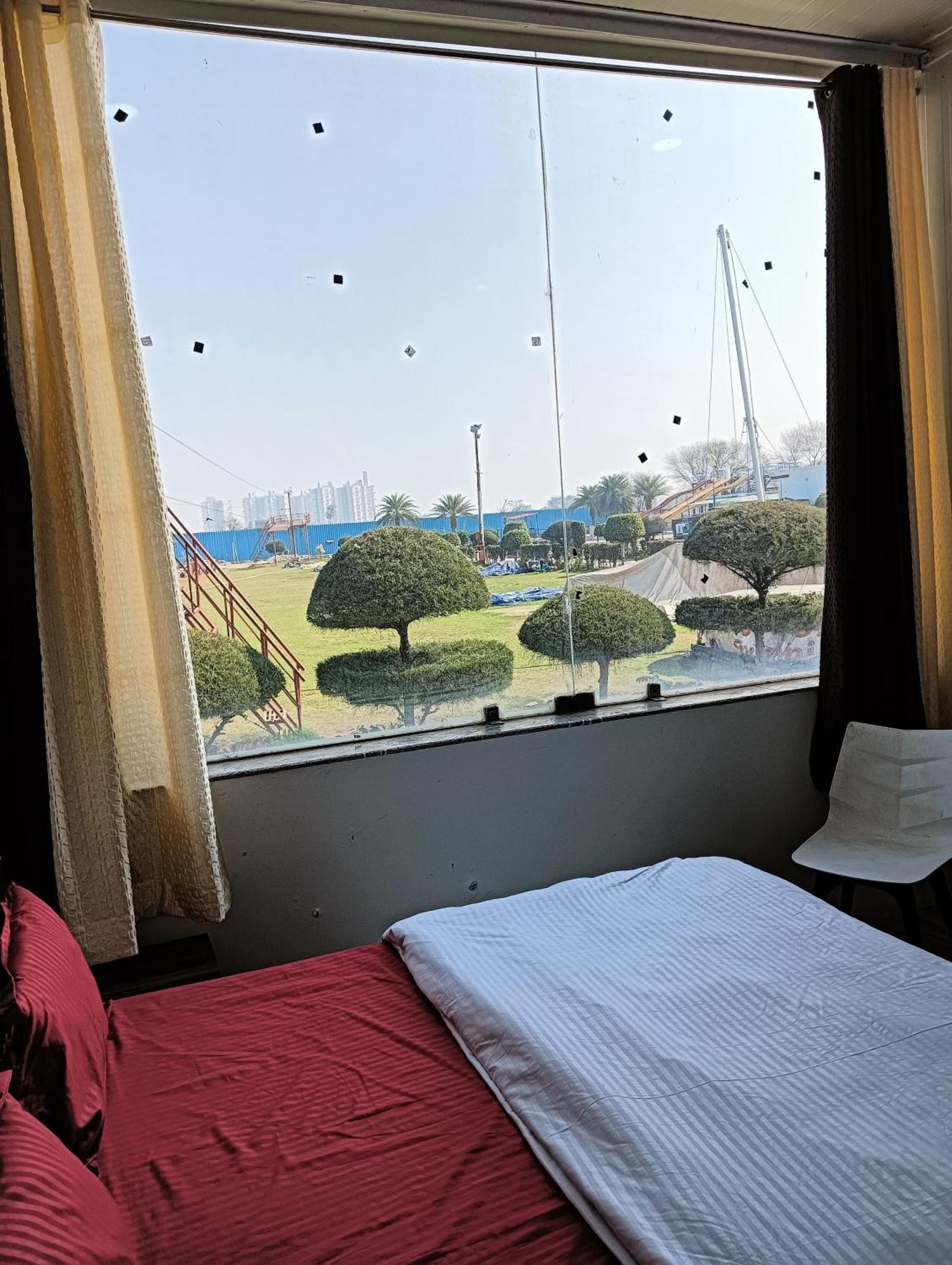 Krishna Fun Land Hotel Mathura Ngoại thất bức ảnh